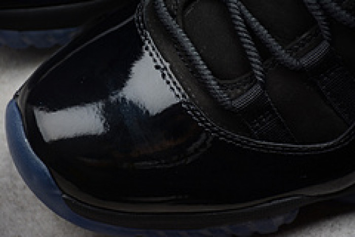 Air Jordan 11 “Cap and Gown” black 378037-005